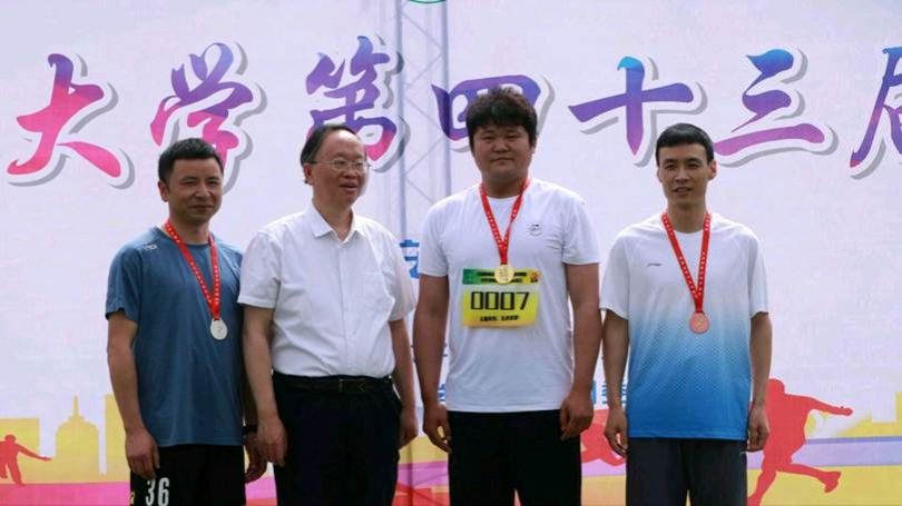 图示, 示意图
中度可信度描述已自动生成
